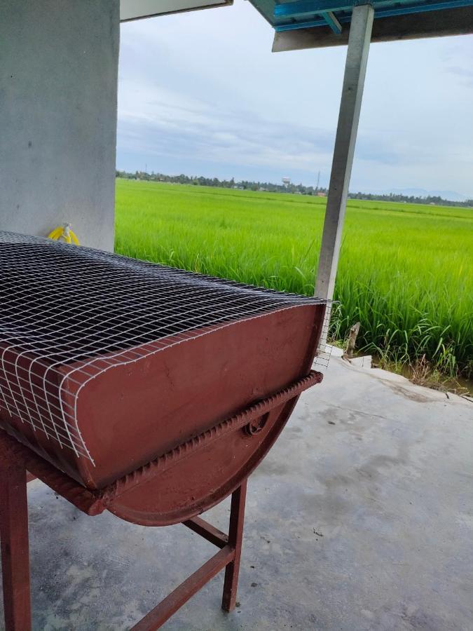 Izz Homestay Sawah Padi Sungai Besar ! Exterior photo