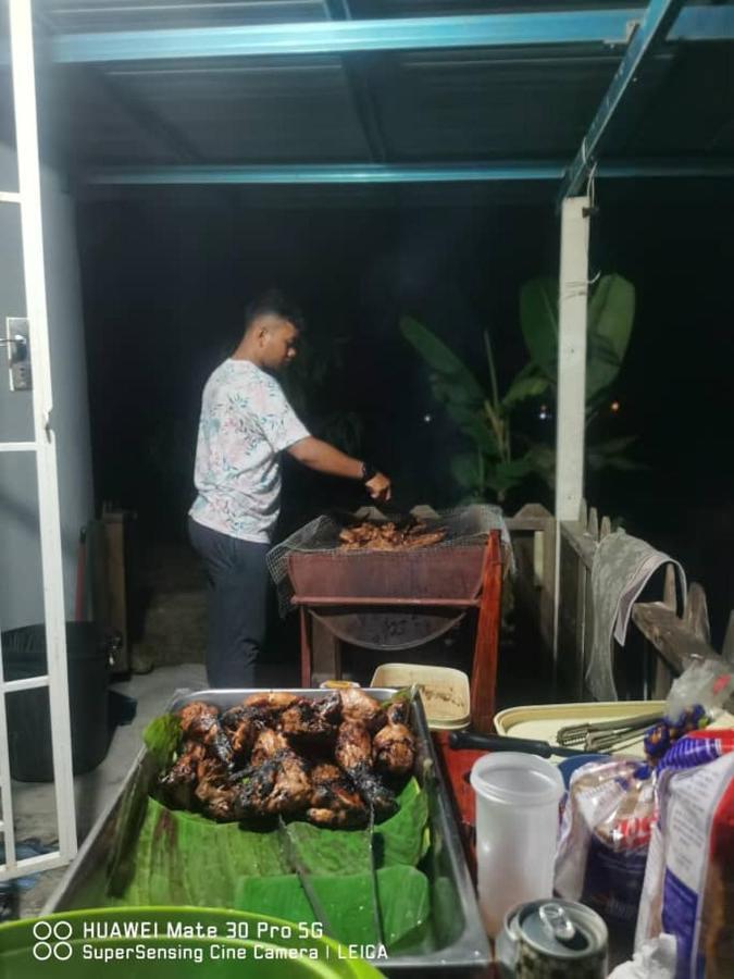 Izz Homestay Sawah Padi Sungai Besar ! Exterior photo